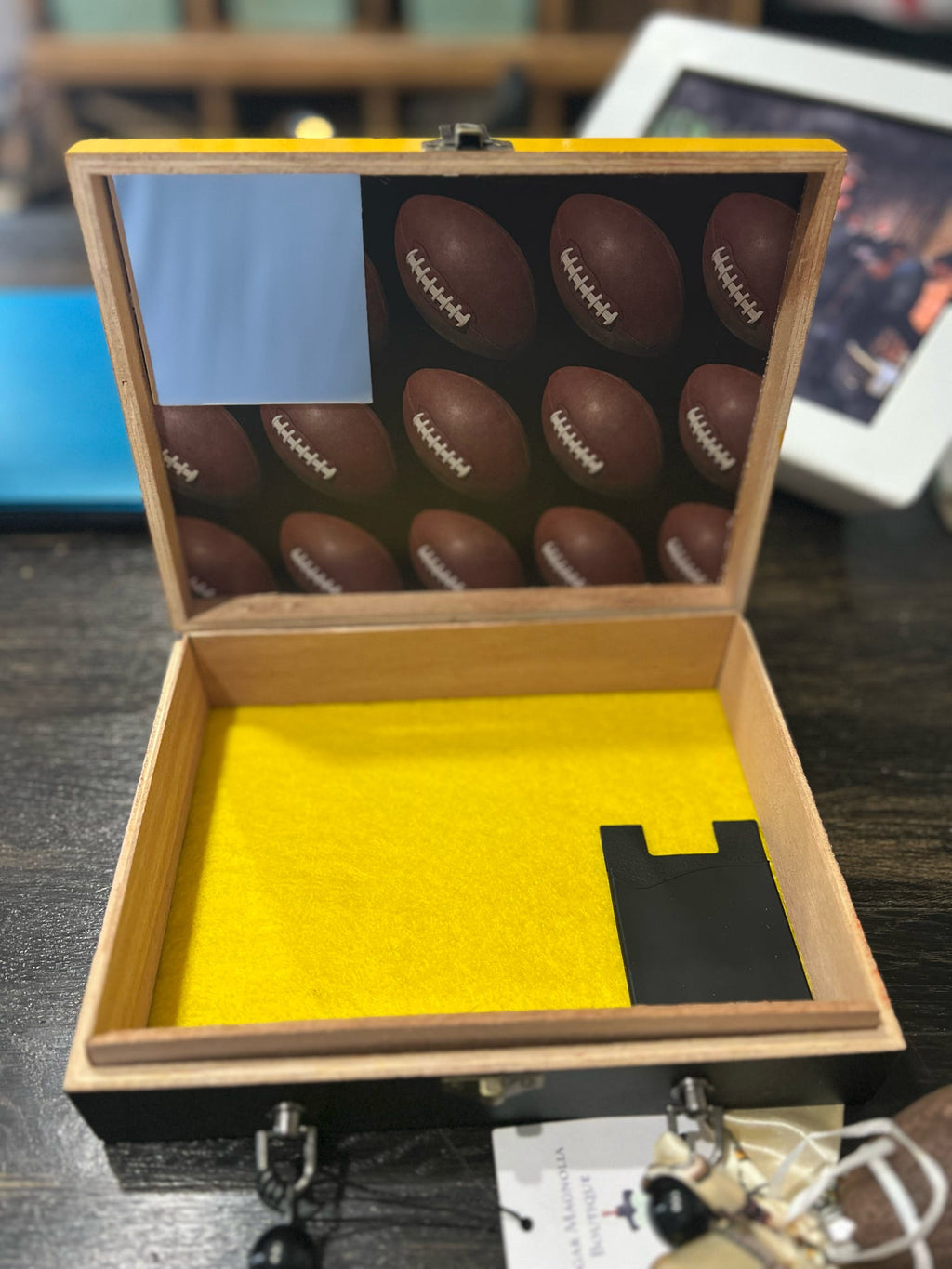Southern Miss Golden
Eagles Cigar Box Purse